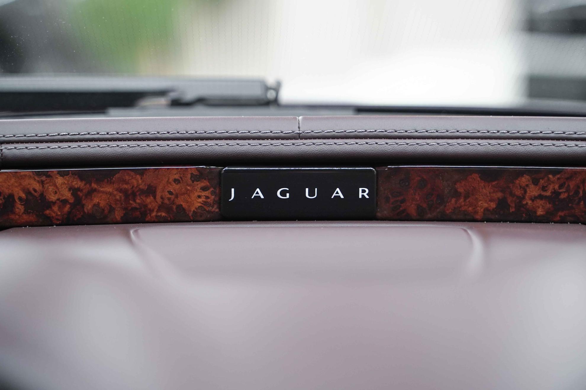 Jaguar XJ 2011, коричневый, ДЦ Орехово