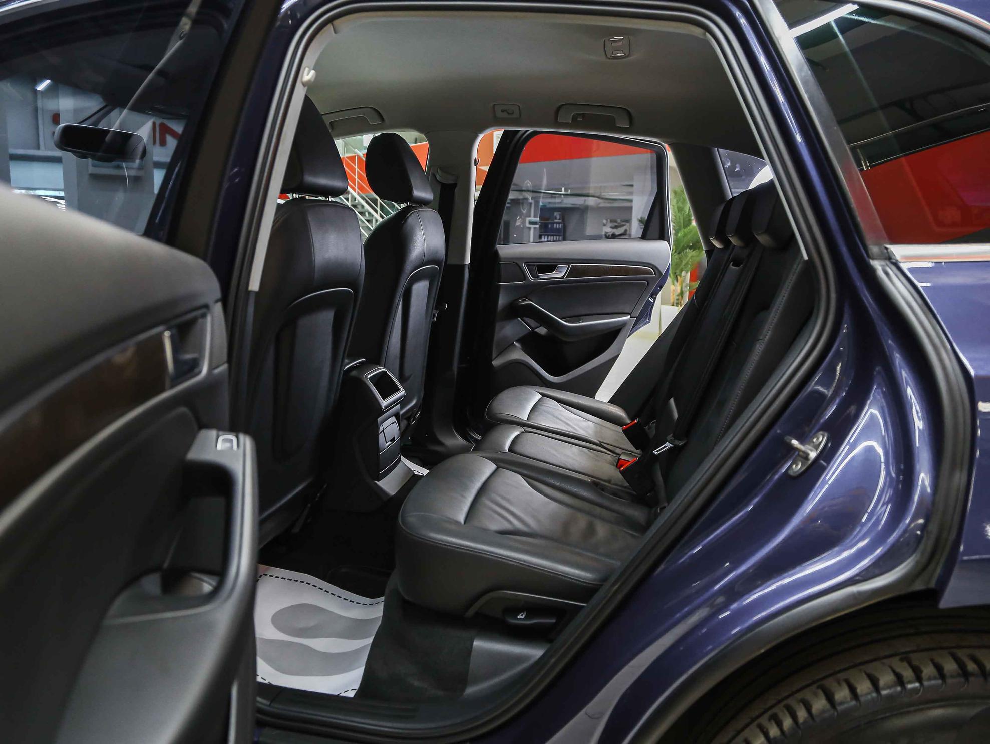 Audi Q5 2015, синий, ДЦ Орехово