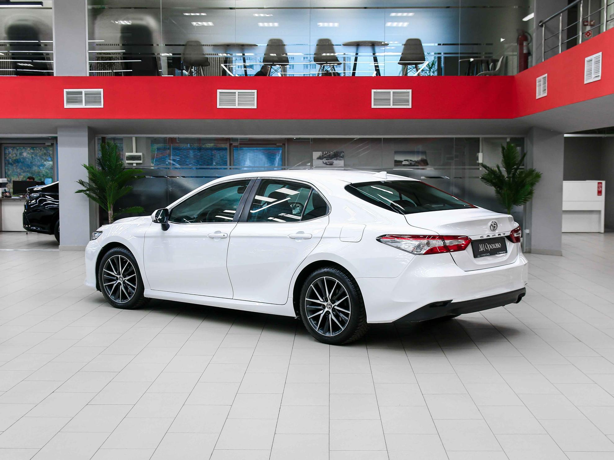 Toyota Camry 2020, белый, ДЦ Орехово