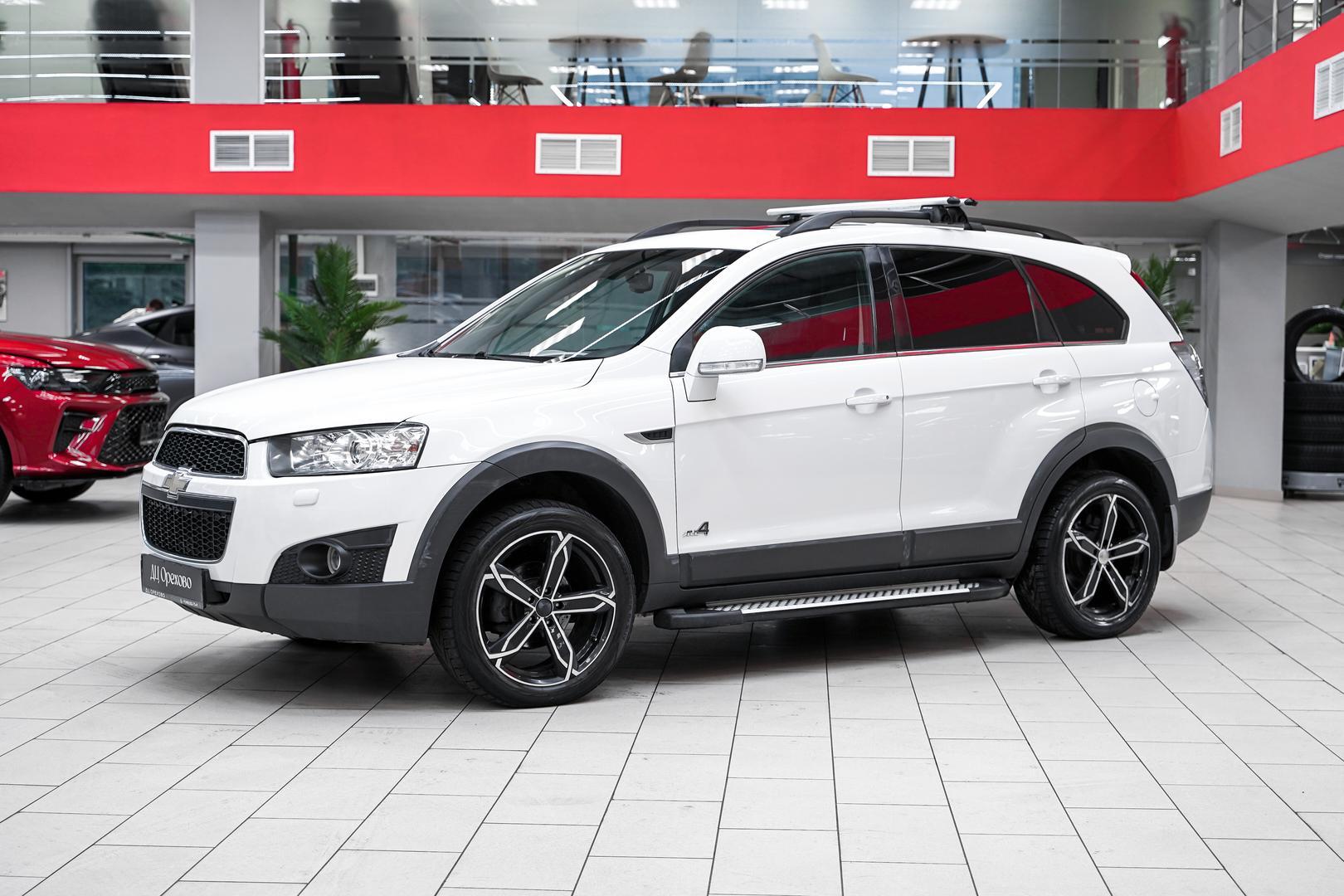 Chevrolet Captiva 2012, белый, ДЦ Орехово