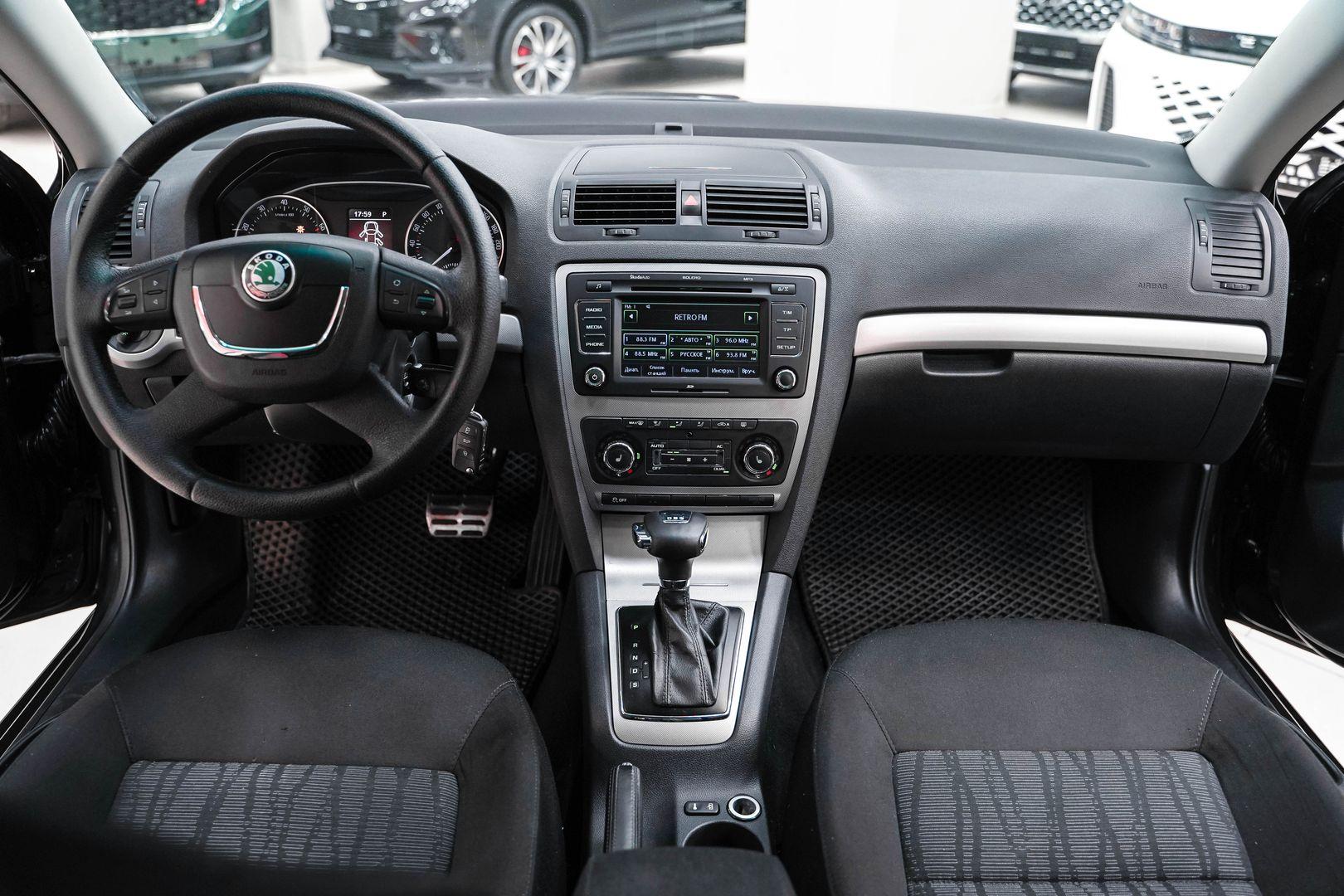 Skoda Octavia 2013, черный, ДЦ Орехово