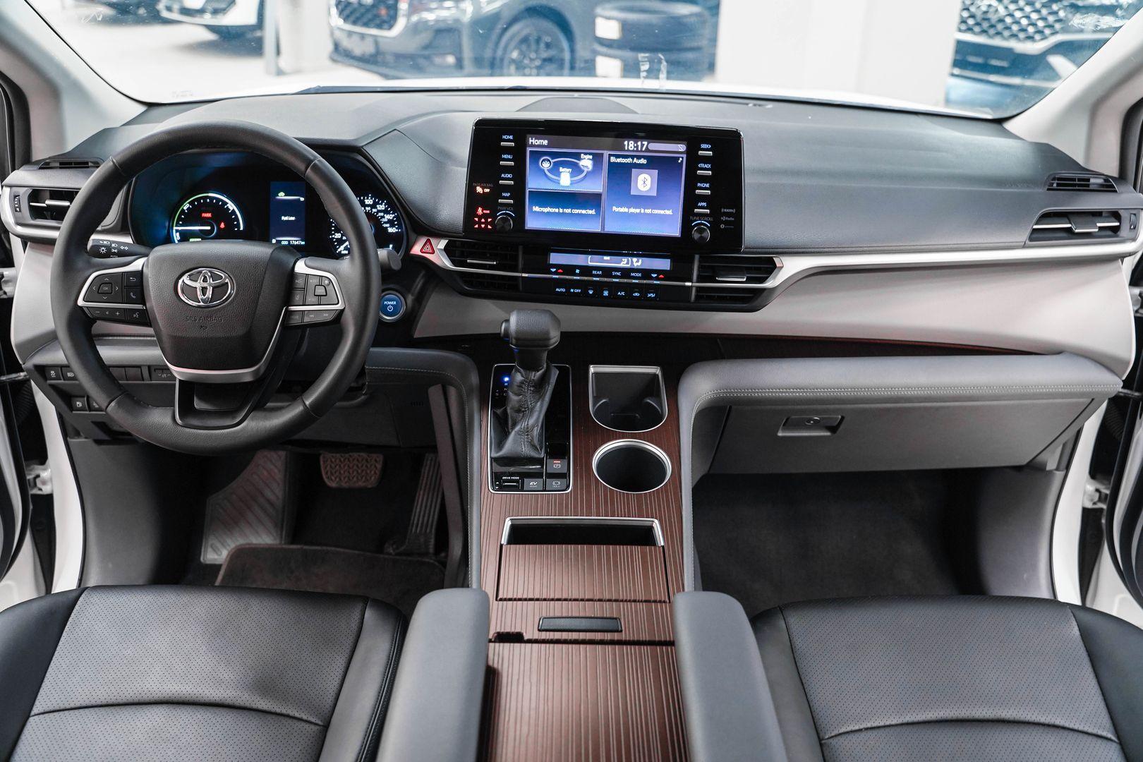 Toyota Sienna 2021, белый, ДЦ Орехово