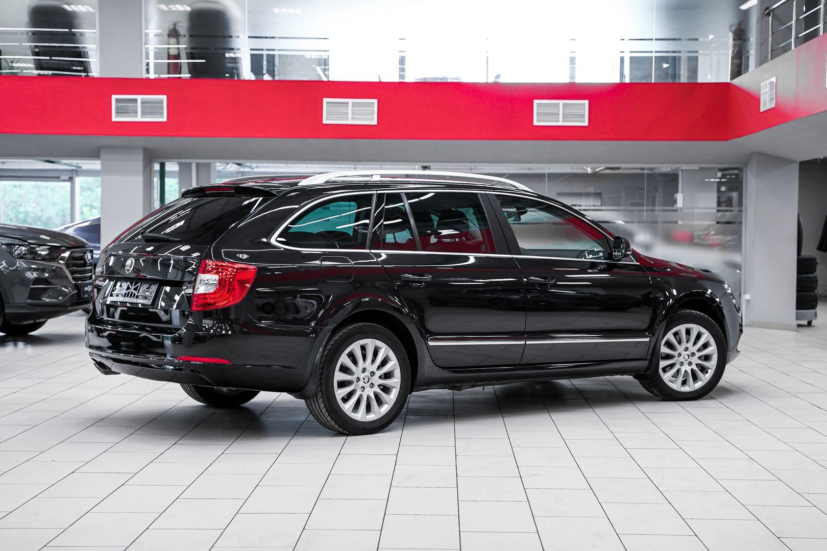 Skoda Superb 2013, черный, ДЦ Орехово