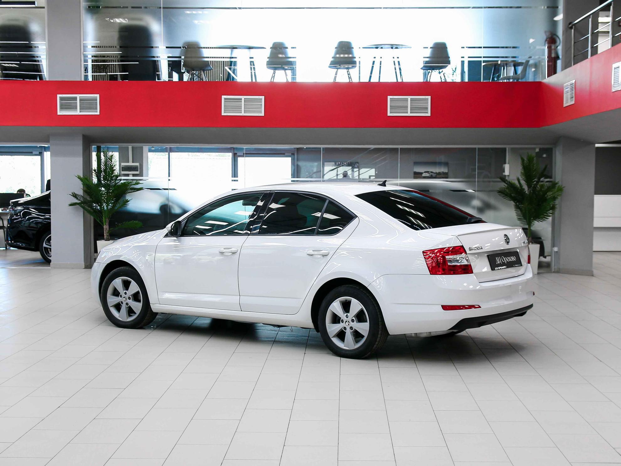 Skoda Octavia 2014, белый, ДЦ Орехово