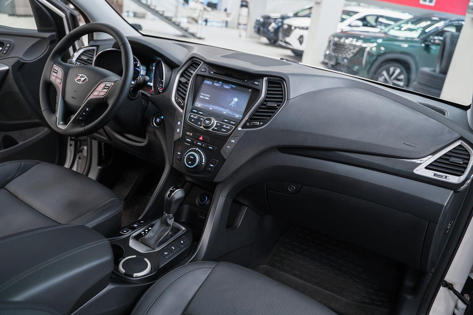 Hyundai Santa Fe 2013, белый, ДЦ Орехово