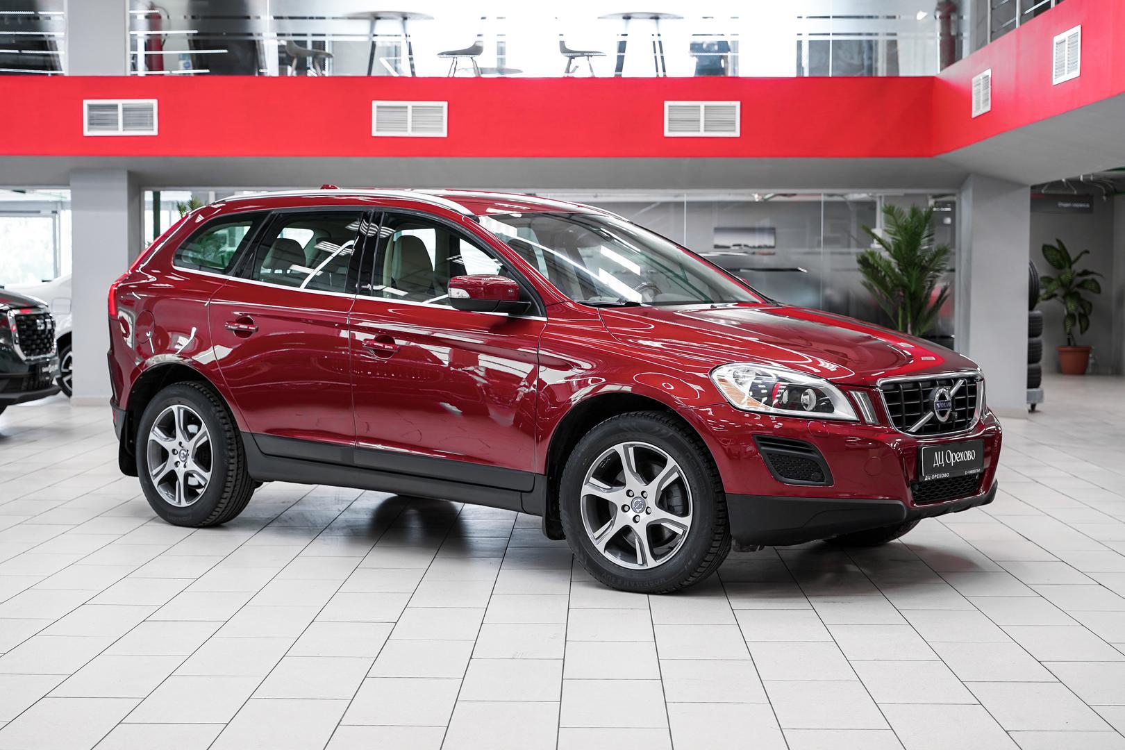 Volvo XC60 2011, красный, ДЦ Орехово