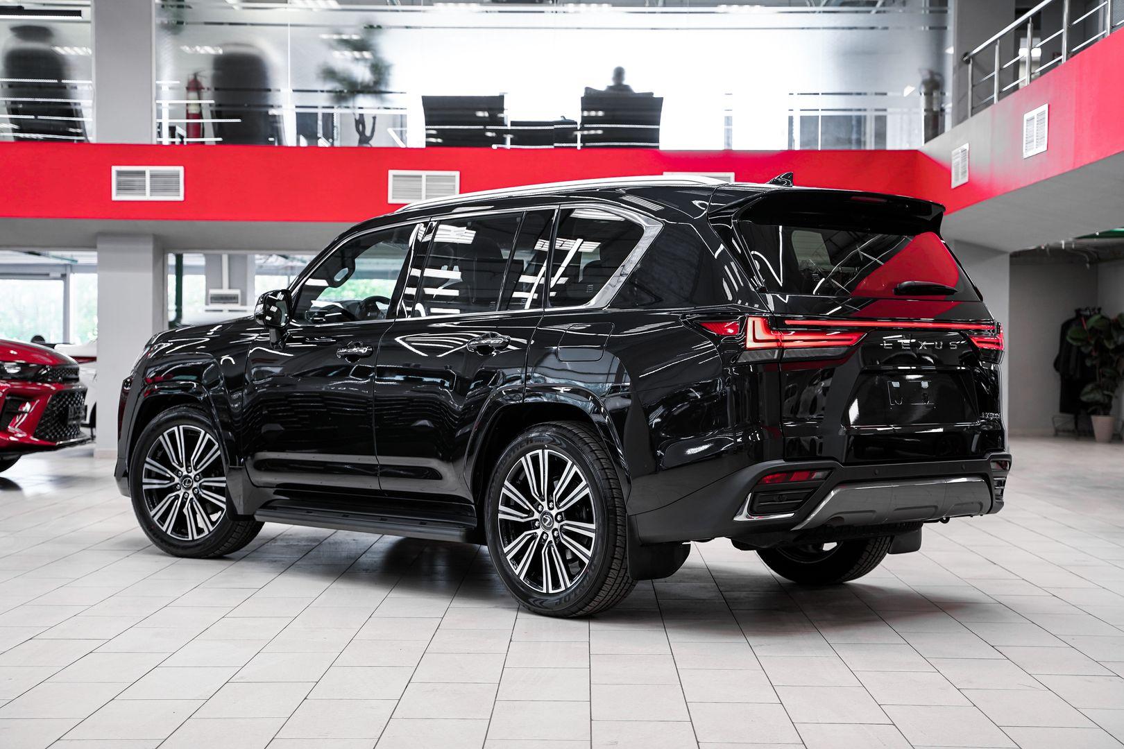 Lexus LX 2024, черный, ДЦ Орехово