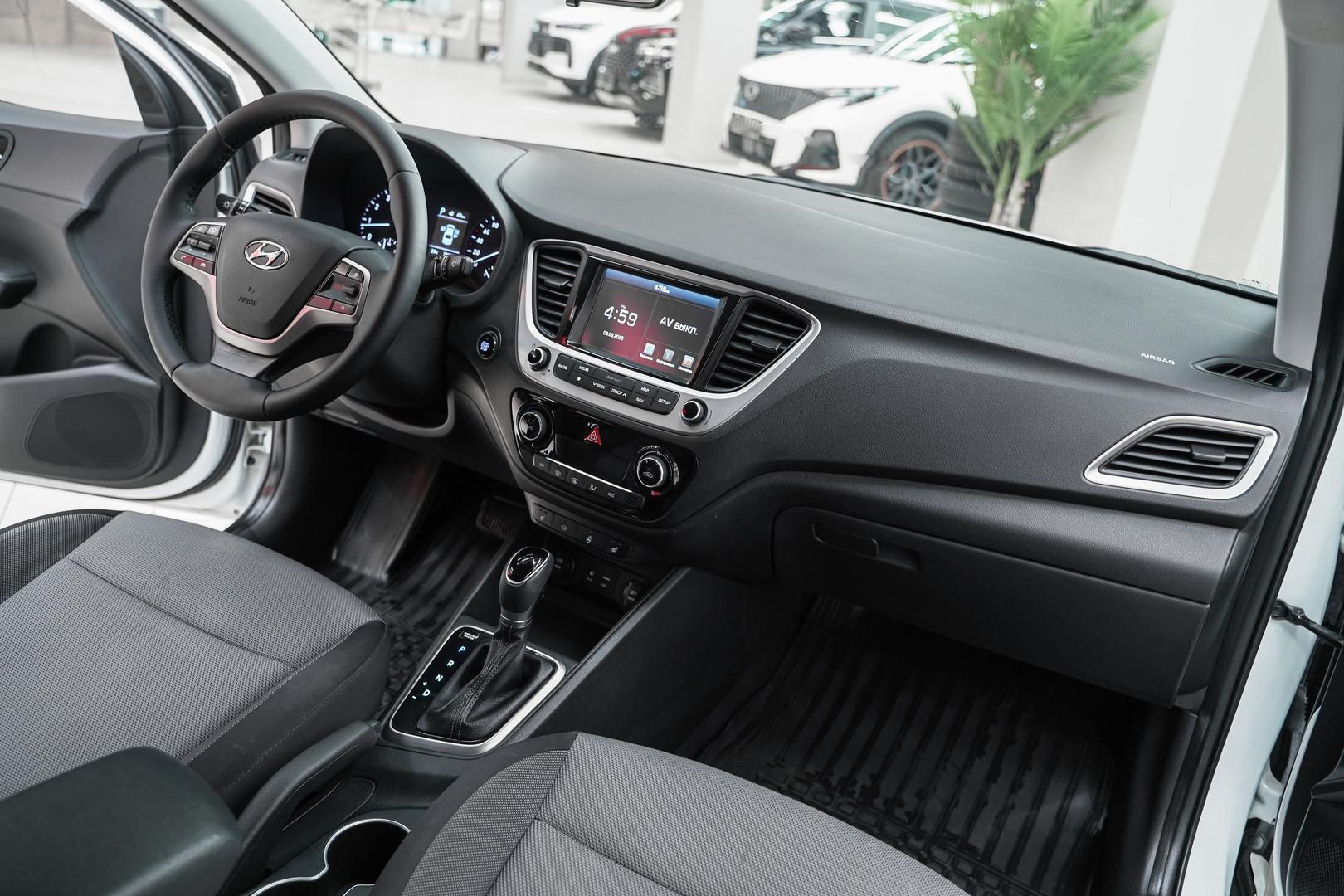 Hyundai Solaris 2017, белый, ДЦ Орехово