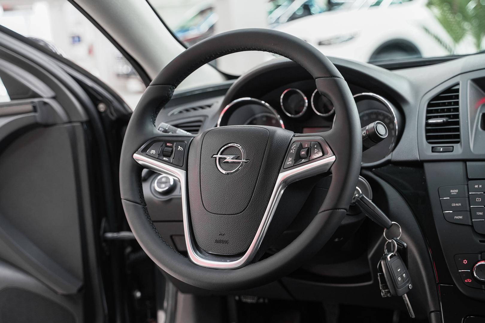 Opel Insignia 2010, черный, ДЦ Орехово