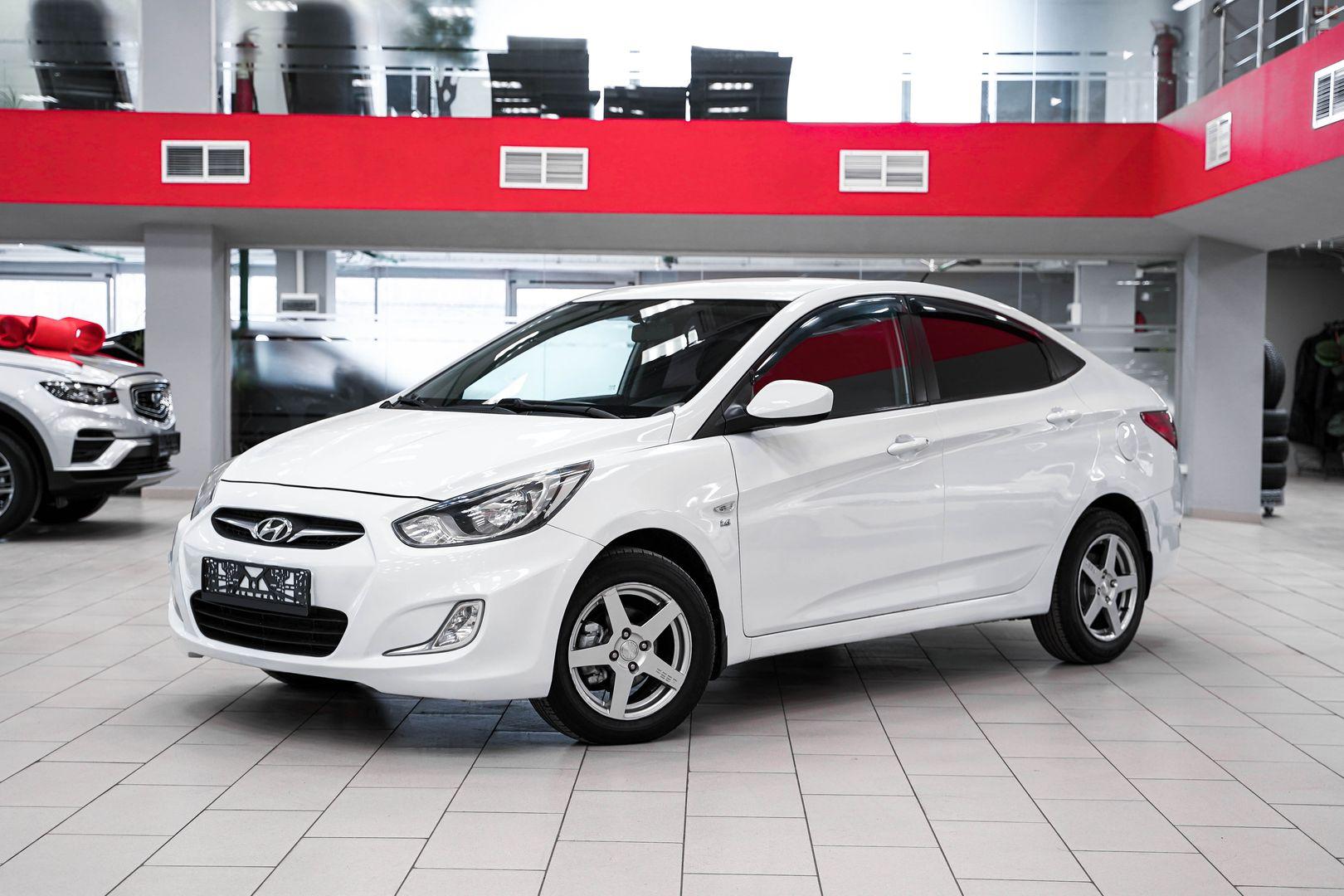 Hyundai Solaris 2013, белый, ДЦ Орехово