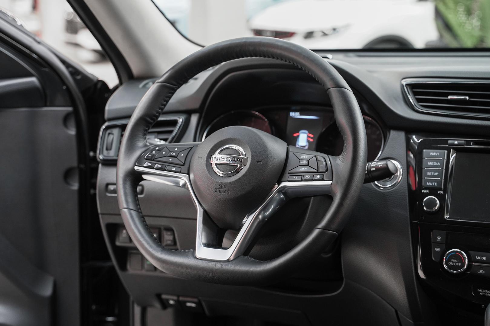 Nissan X-Trail 2018, зеленый, ДЦ Орехово