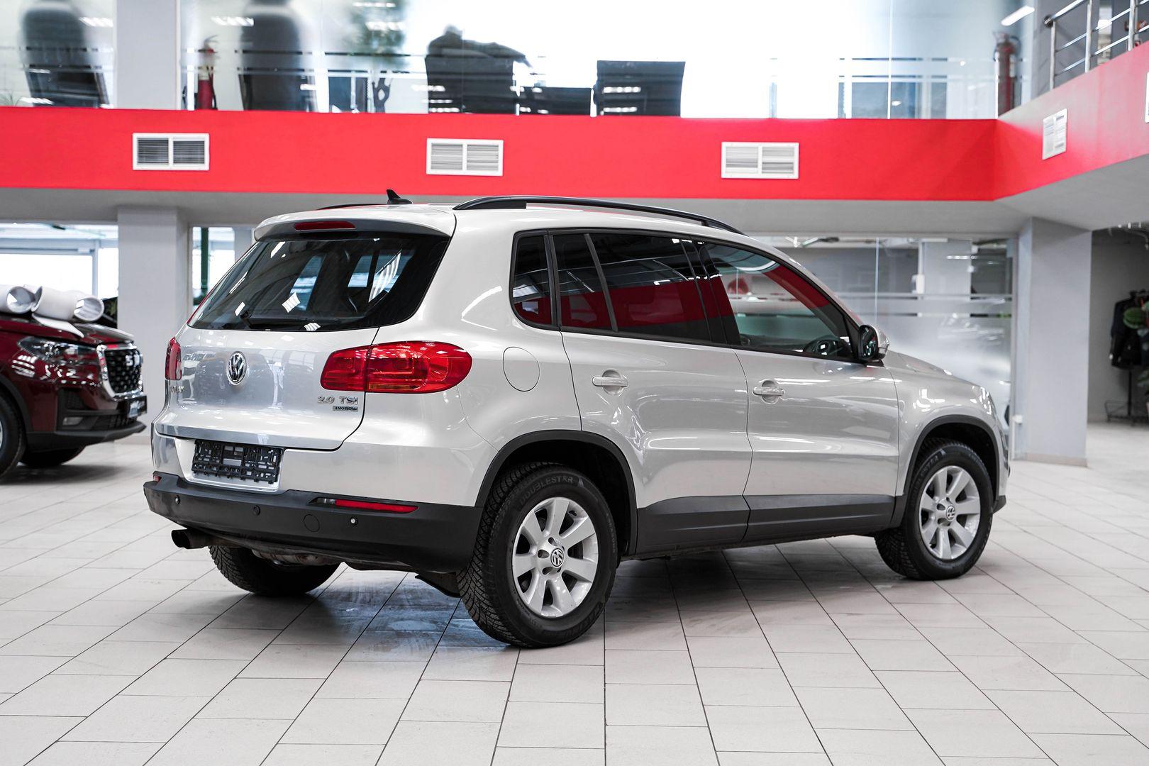 Volkswagen Tiguan 2012, серебряный, ДЦ Орехово