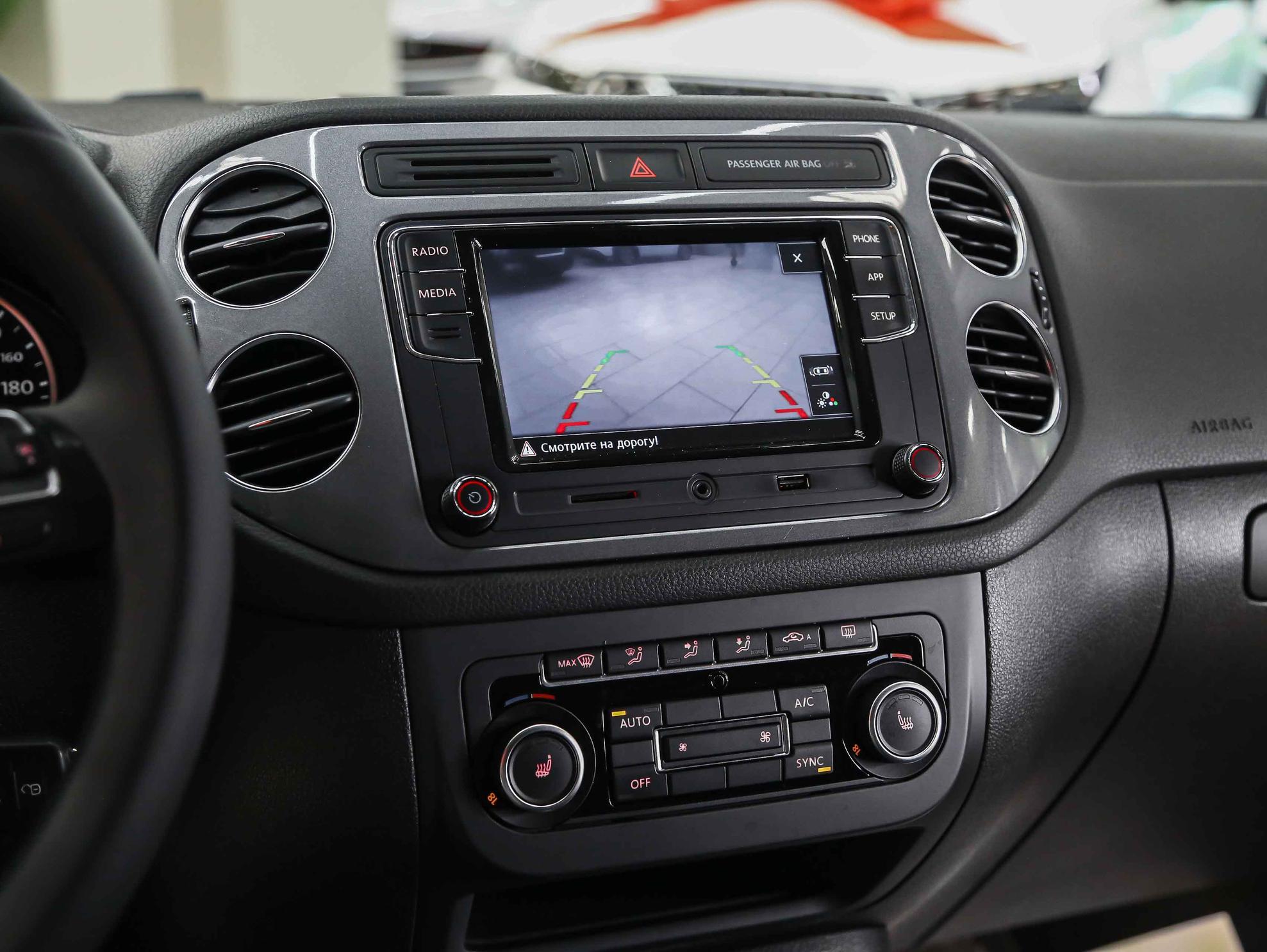 Volkswagen Tiguan 2012, черный, ДЦ Орехово