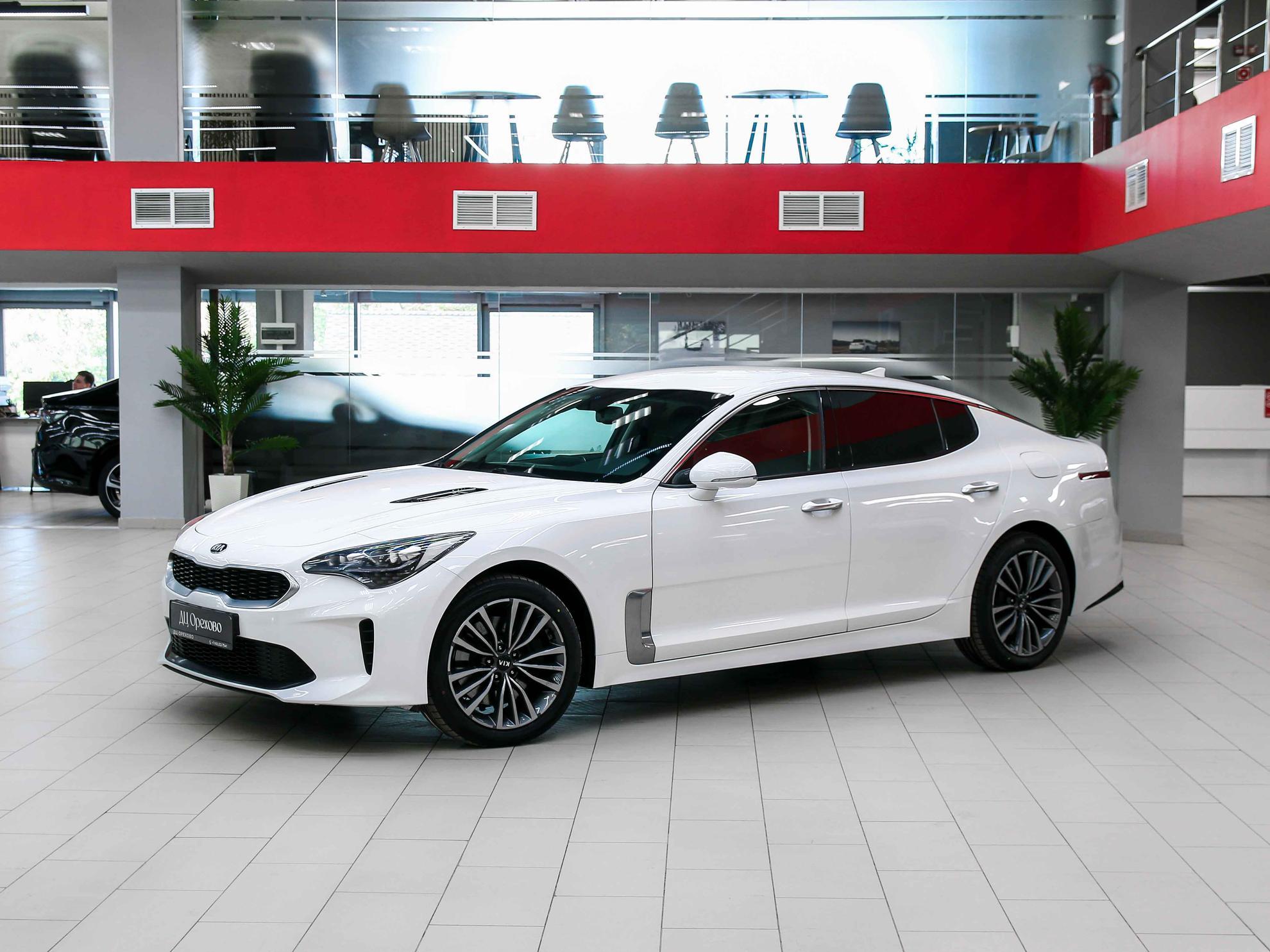 Kia Stinger 2018, белый, ДЦ Орехово
