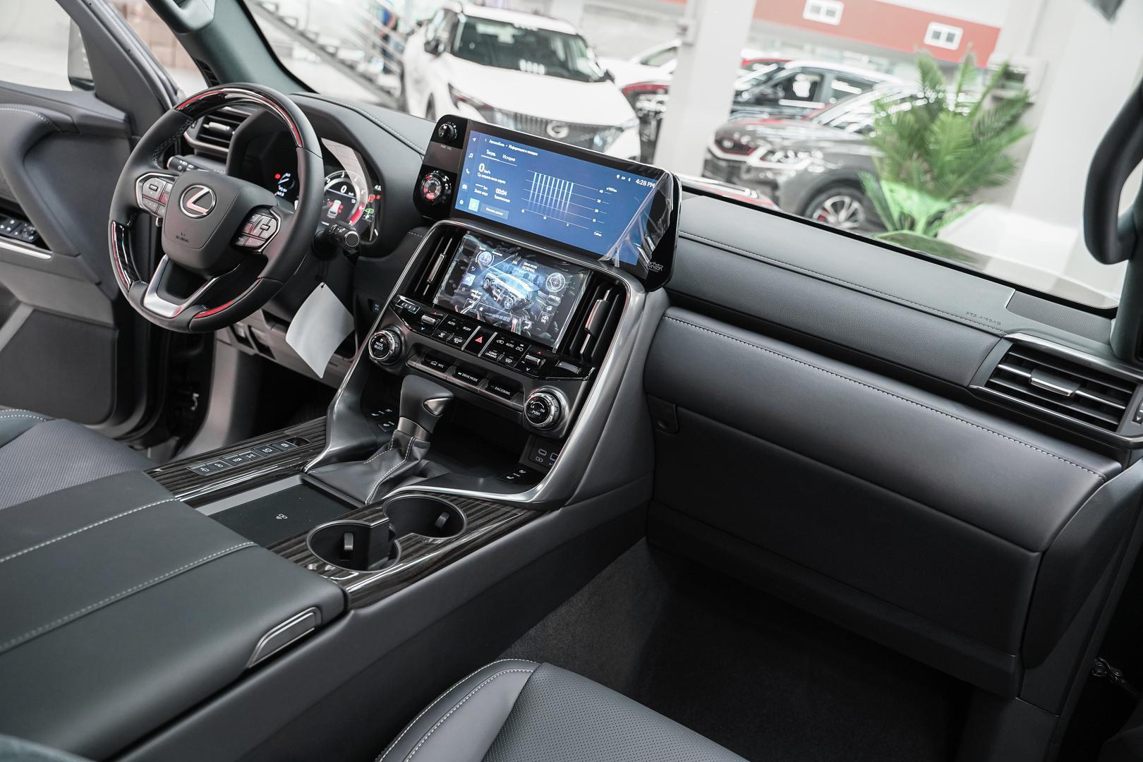 Lexus LX 2024, черный, ДЦ Орехово