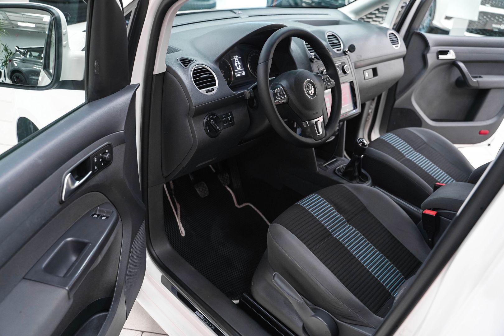 Volkswagen Caddy 2013, белый, ДЦ Орехово