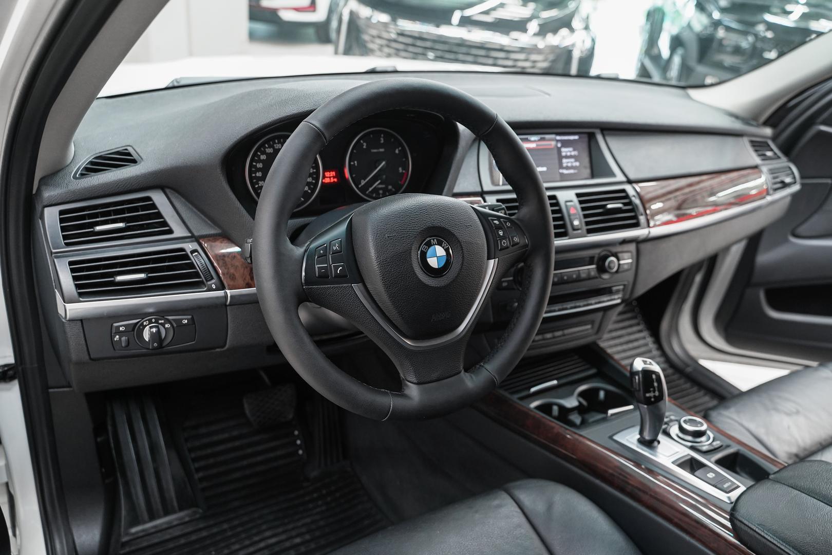 BMW X5 2013, белый, ДЦ Орехово
