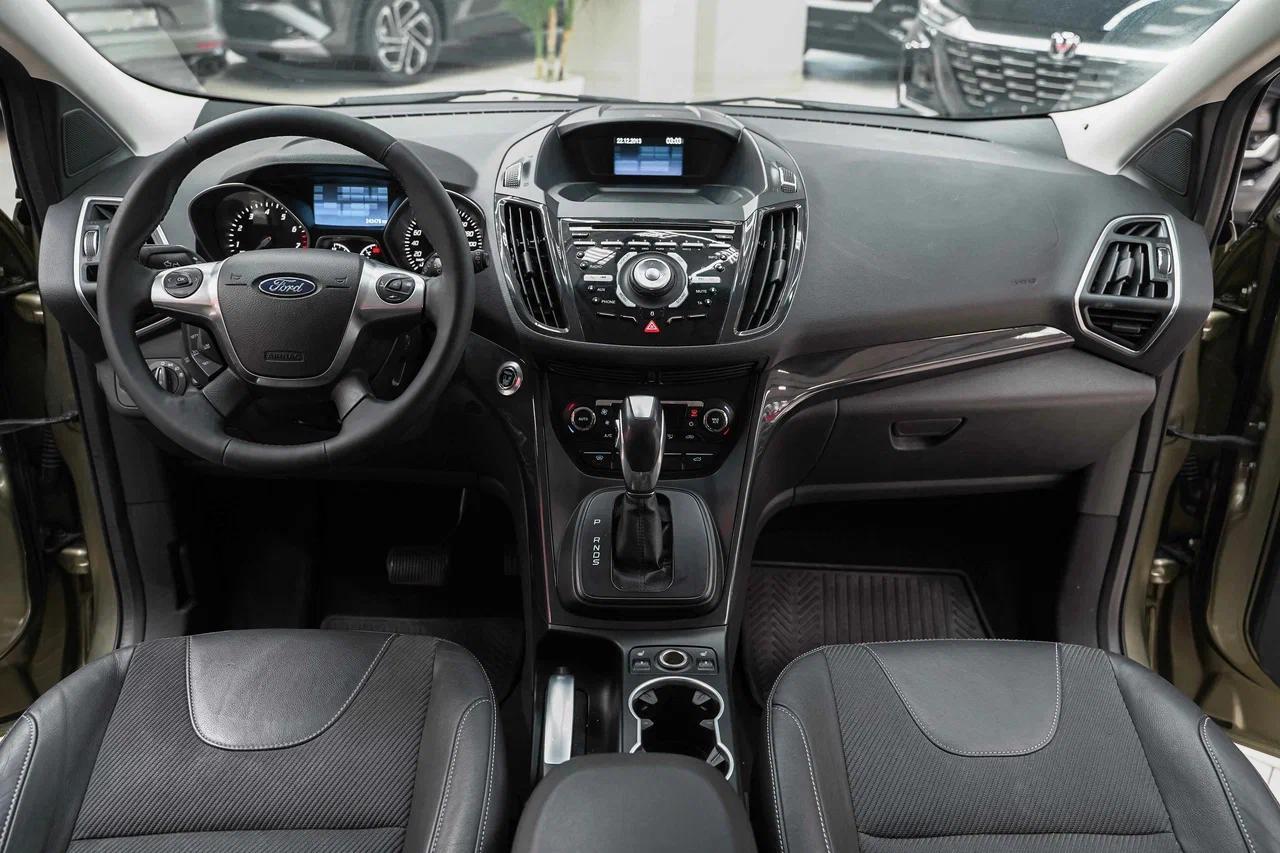 Ford Kuga 2014, зеленый, ДЦ Орехово
