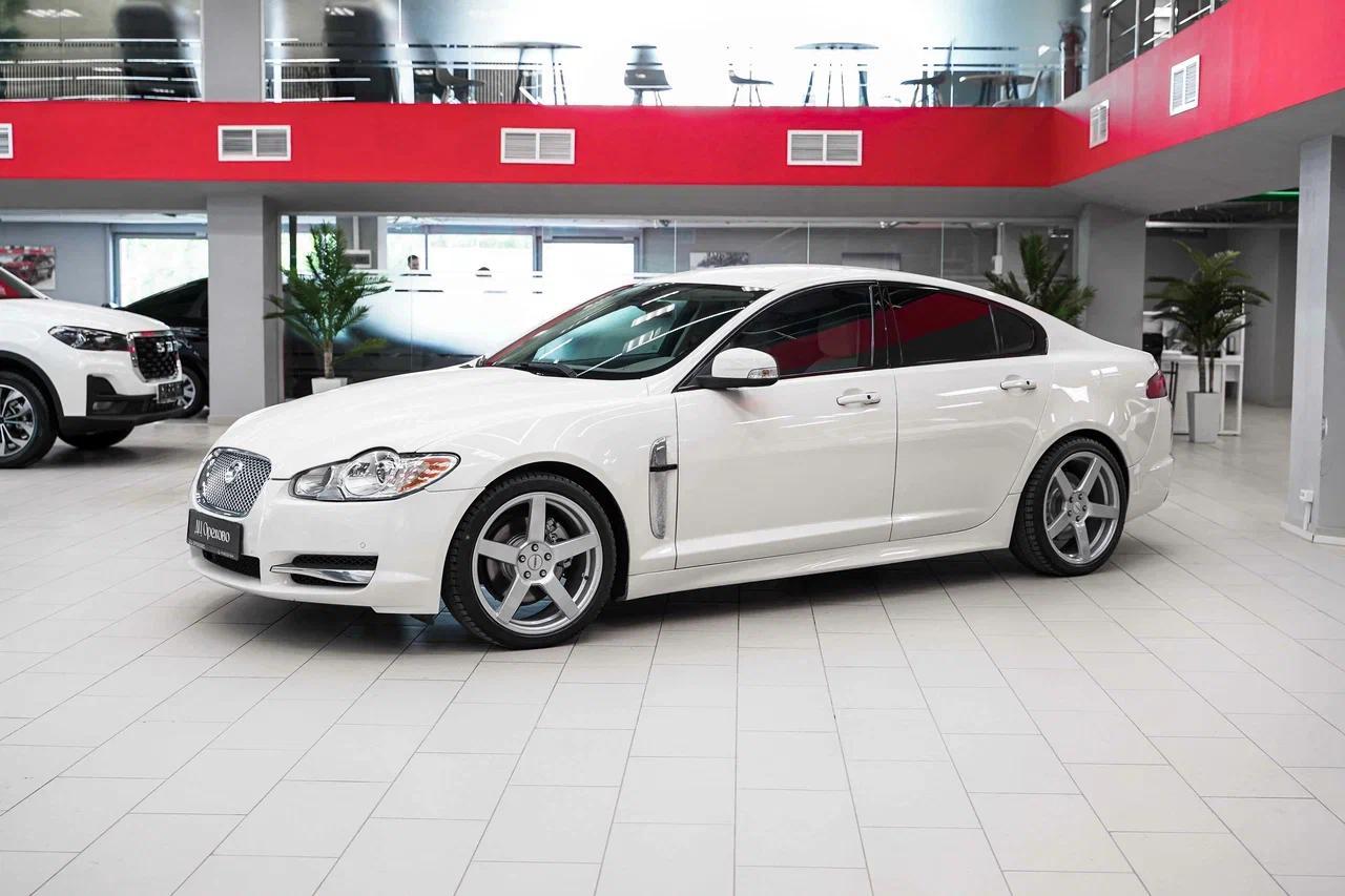 Jaguar XF 2008, белый, ДЦ Орехово
