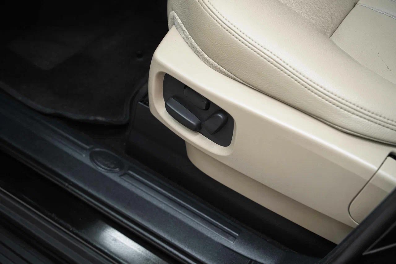 Land Rover Discovery 2012, черный, ДЦ Орехово