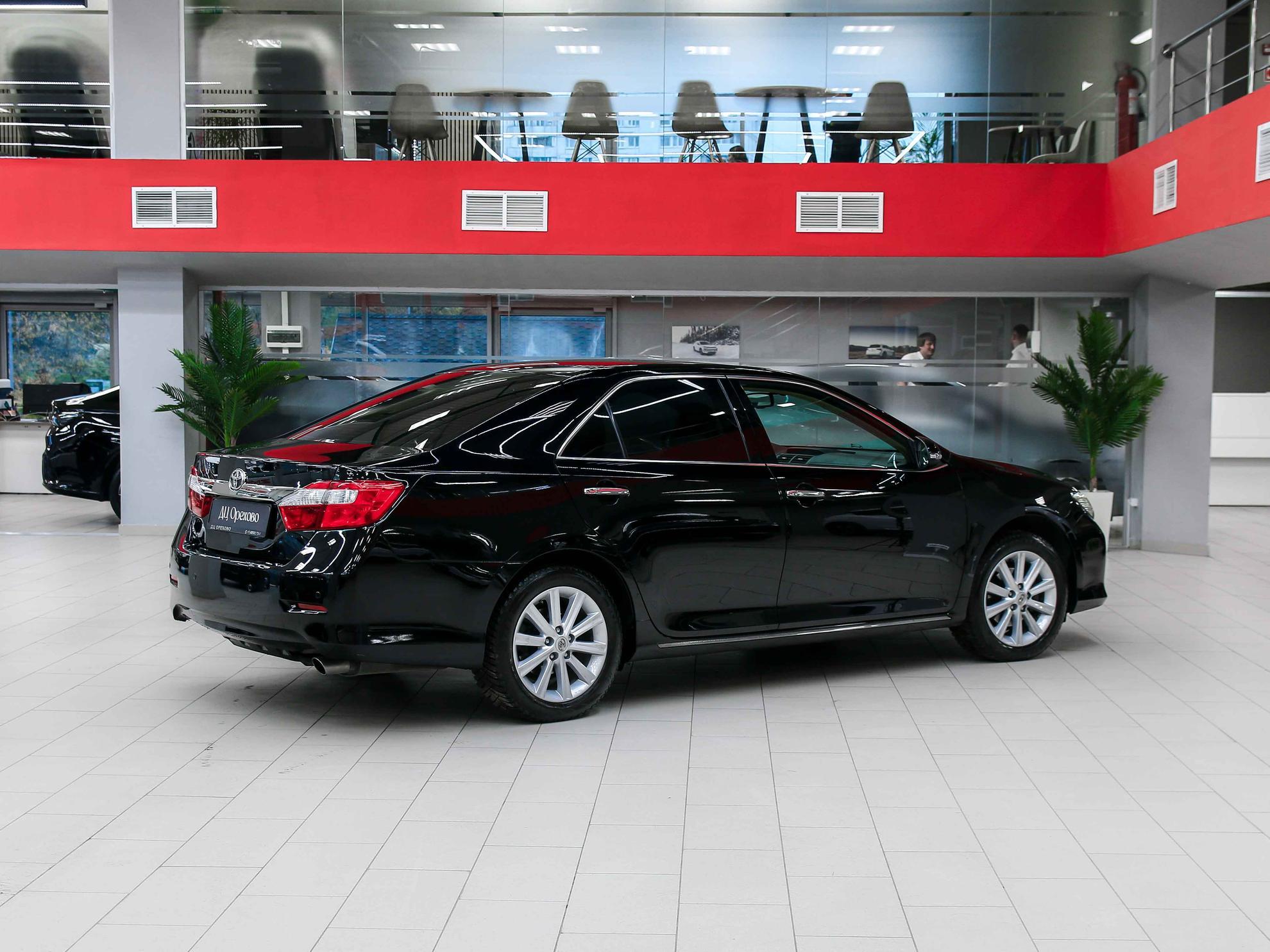 Toyota Camry 2014, черный, ДЦ Орехово
