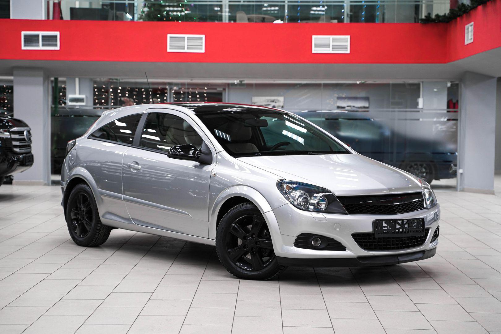 Opel Astra 2008, серебряный, ДЦ Орехово