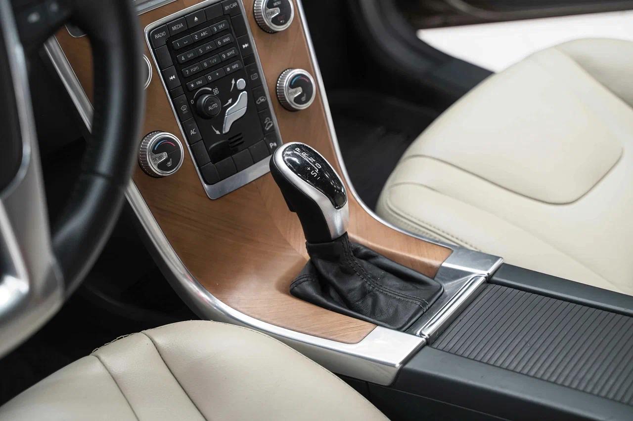 Volvo XC60 2014, коричневый, ДЦ Орехово