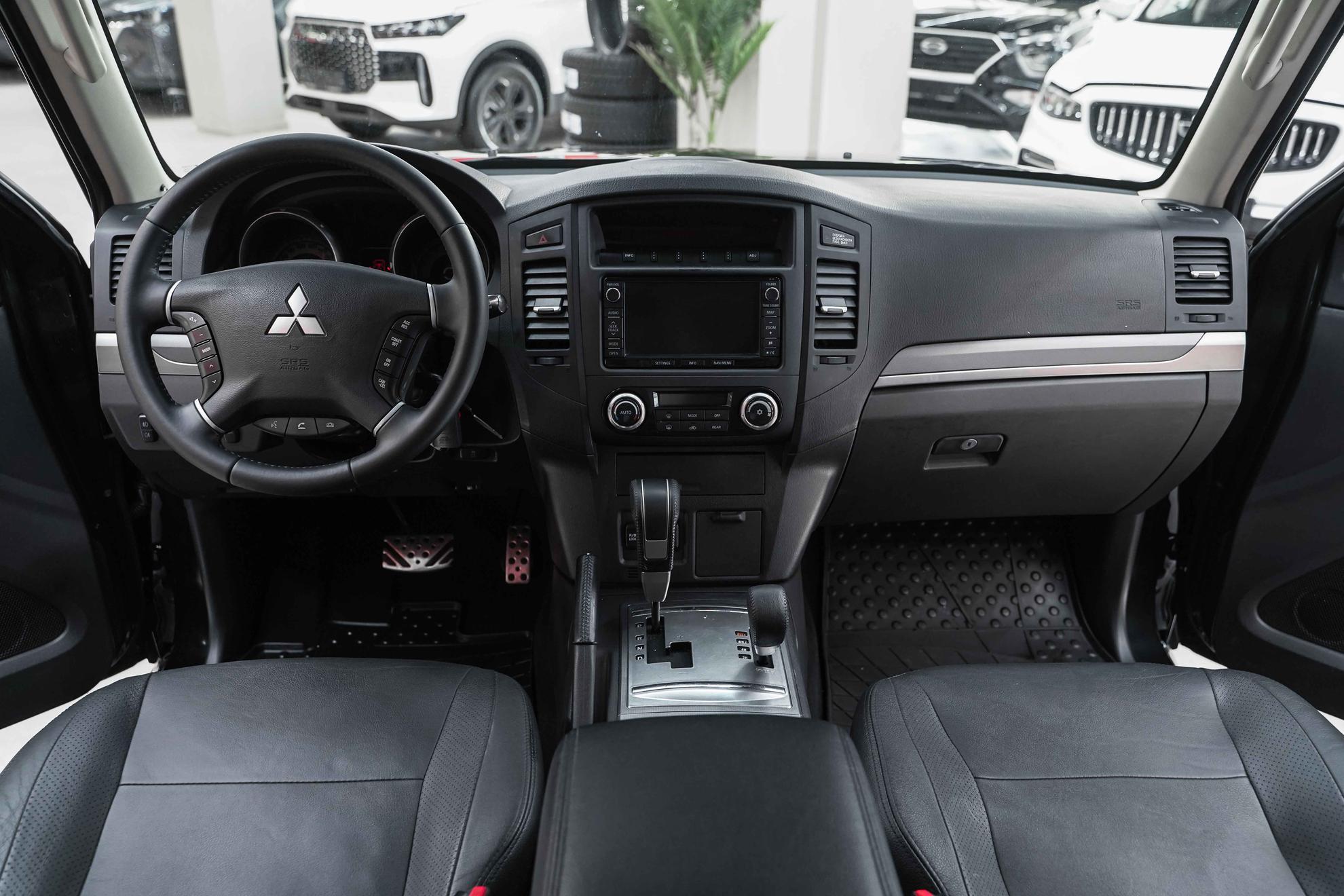 Mitsubishi Pajero 2013, черный, ДЦ Орехово