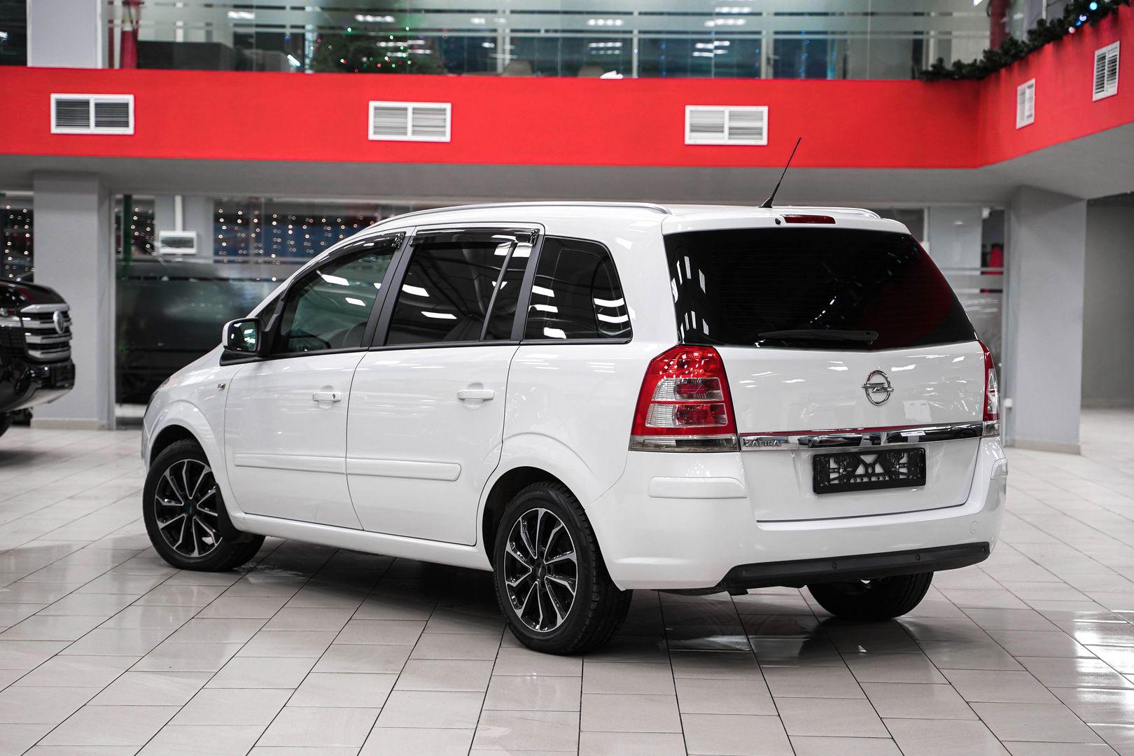 Opel Zafira 2012, белый, ДЦ Орехово
