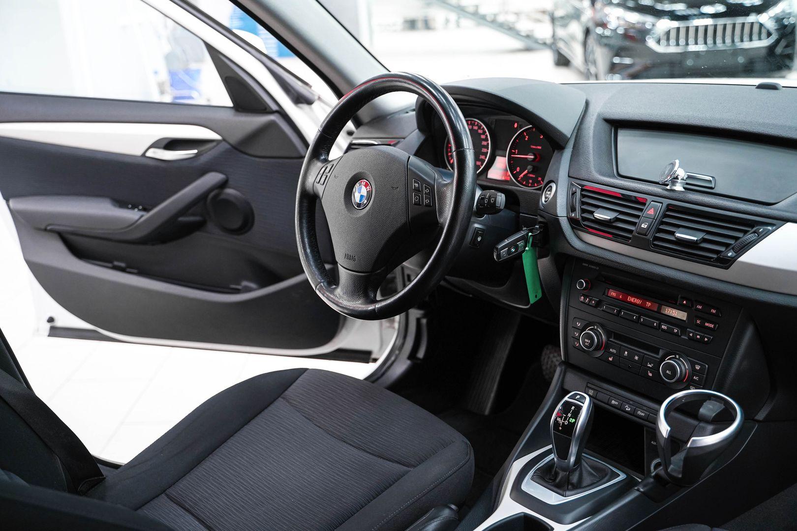 BMW X1 2013, белый, ДЦ Орехово