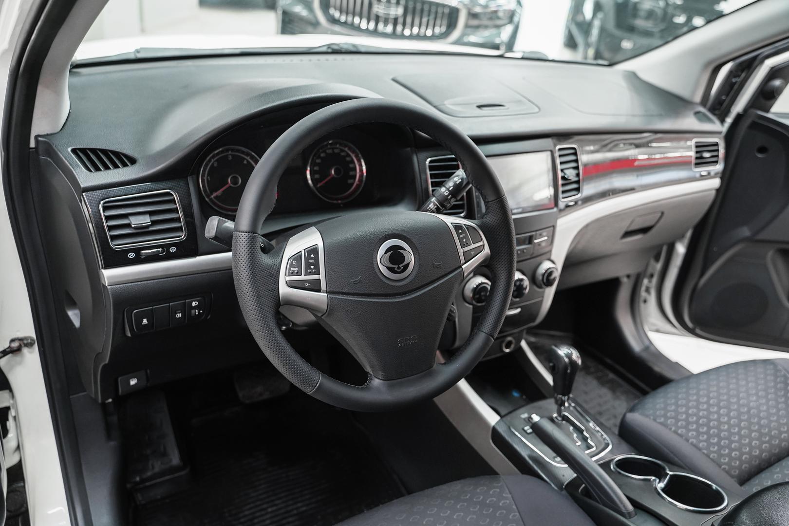 SsangYong Actyon 2012, белый, ДЦ Орехово