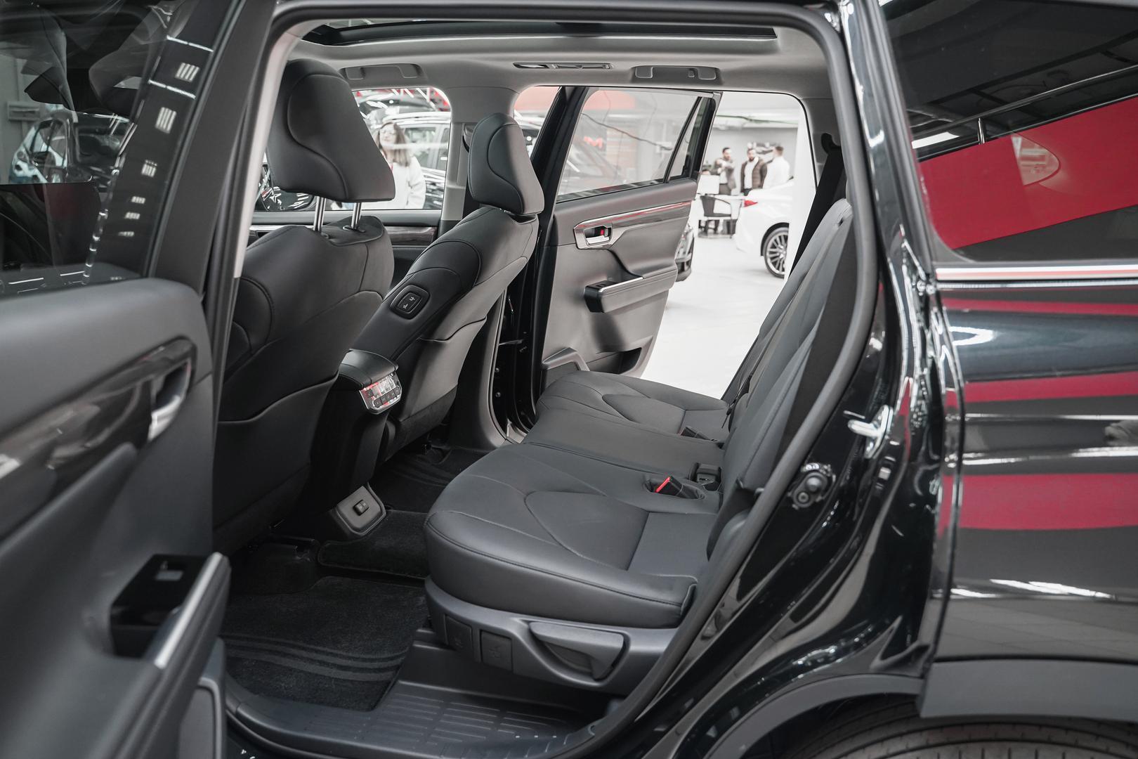Toyota Highlander 2025, черный, ДЦ Орехово