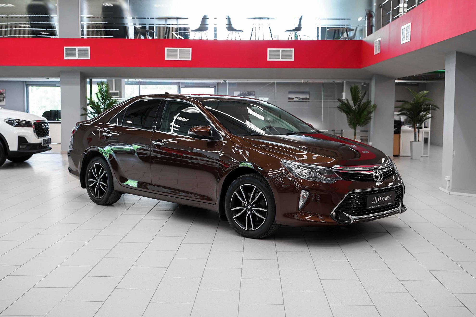 Toyota Camry 2017, коричневый, ДЦ Орехово