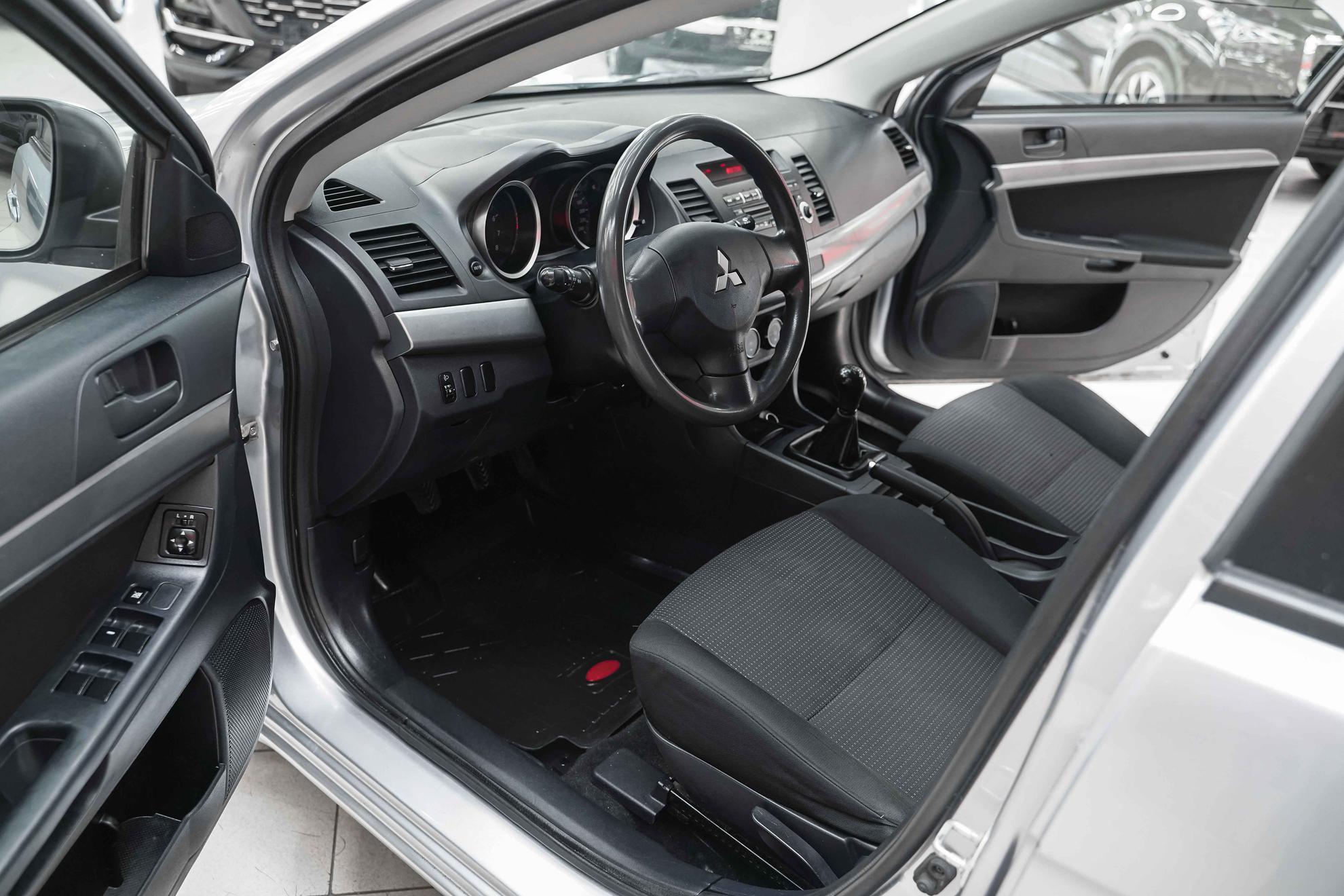 Mitsubishi Lancer 2010, серый, ДЦ Орехово