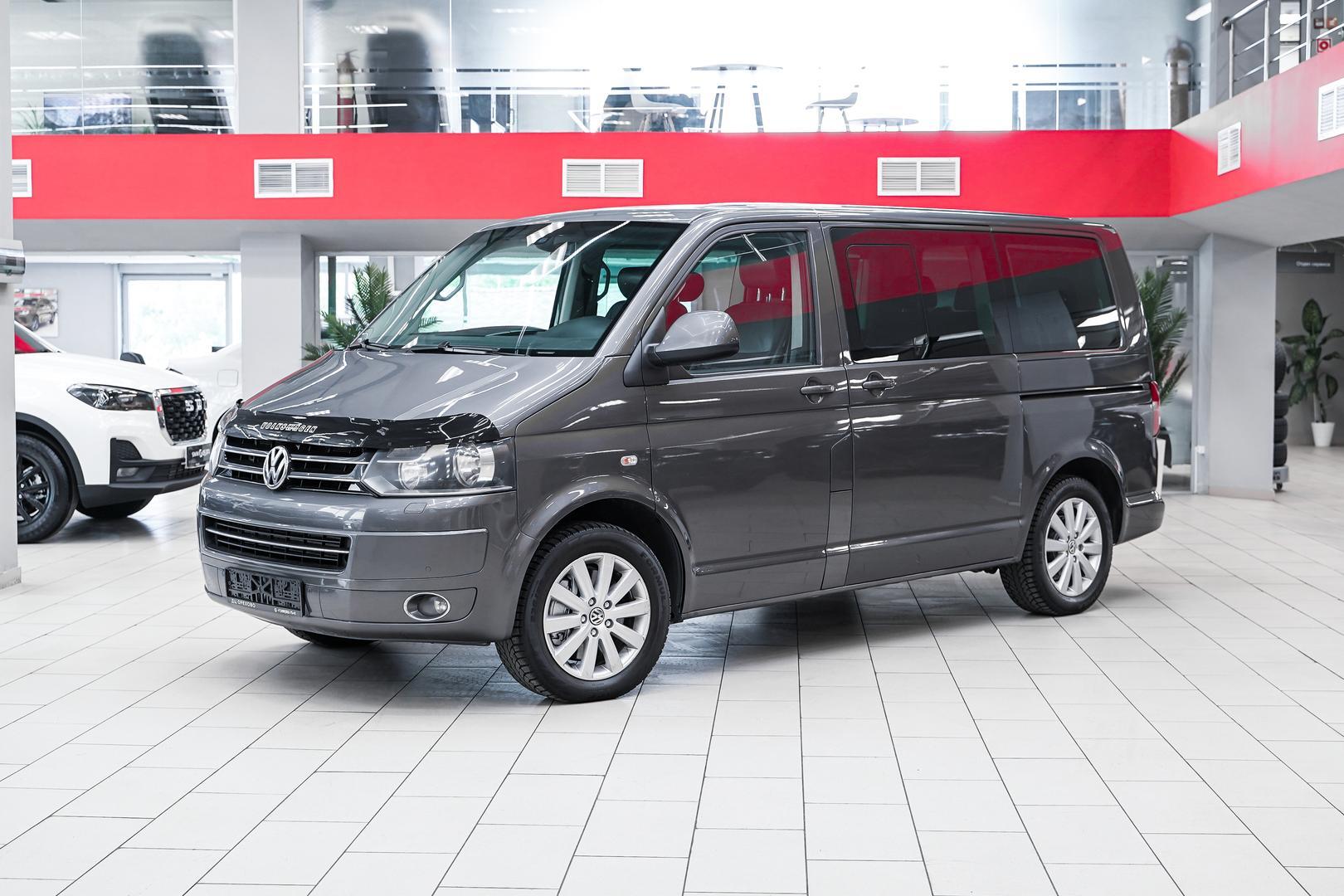 Volkswagen Multivan 2011, серый, ДЦ Орехово