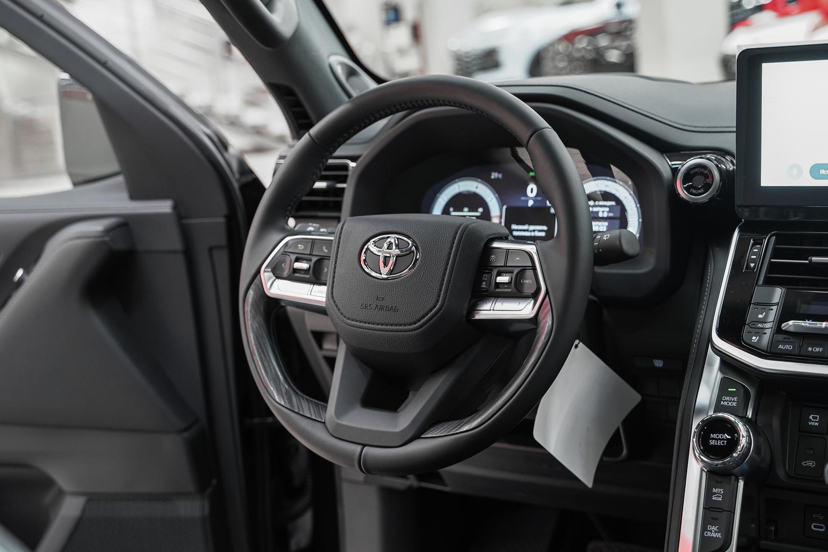 Toyota Land Cruiser 2025, черный, ДЦ Орехово