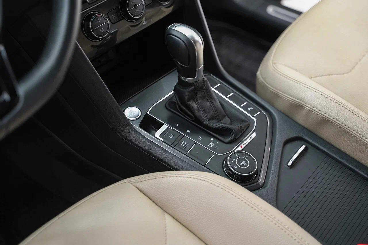 Volkswagen Tiguan 2017, серебряный, ДЦ Орехово