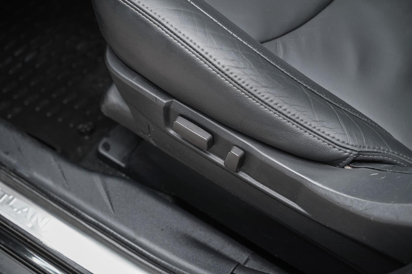 Mitsubishi Outlander 2008, черный, ДЦ Орехово