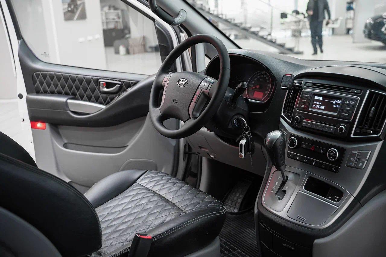 Hyundai H-1 2015, белый, ДЦ Орехово