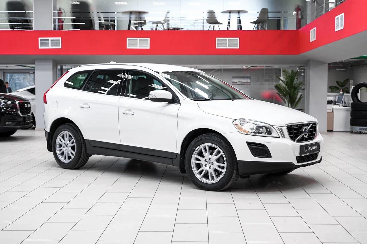 Volvo XC60 2012, белый, ДЦ Орехово