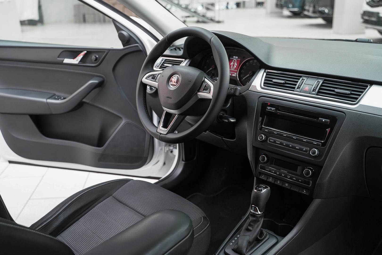 Skoda Rapid 2014, белый, ДЦ Орехово