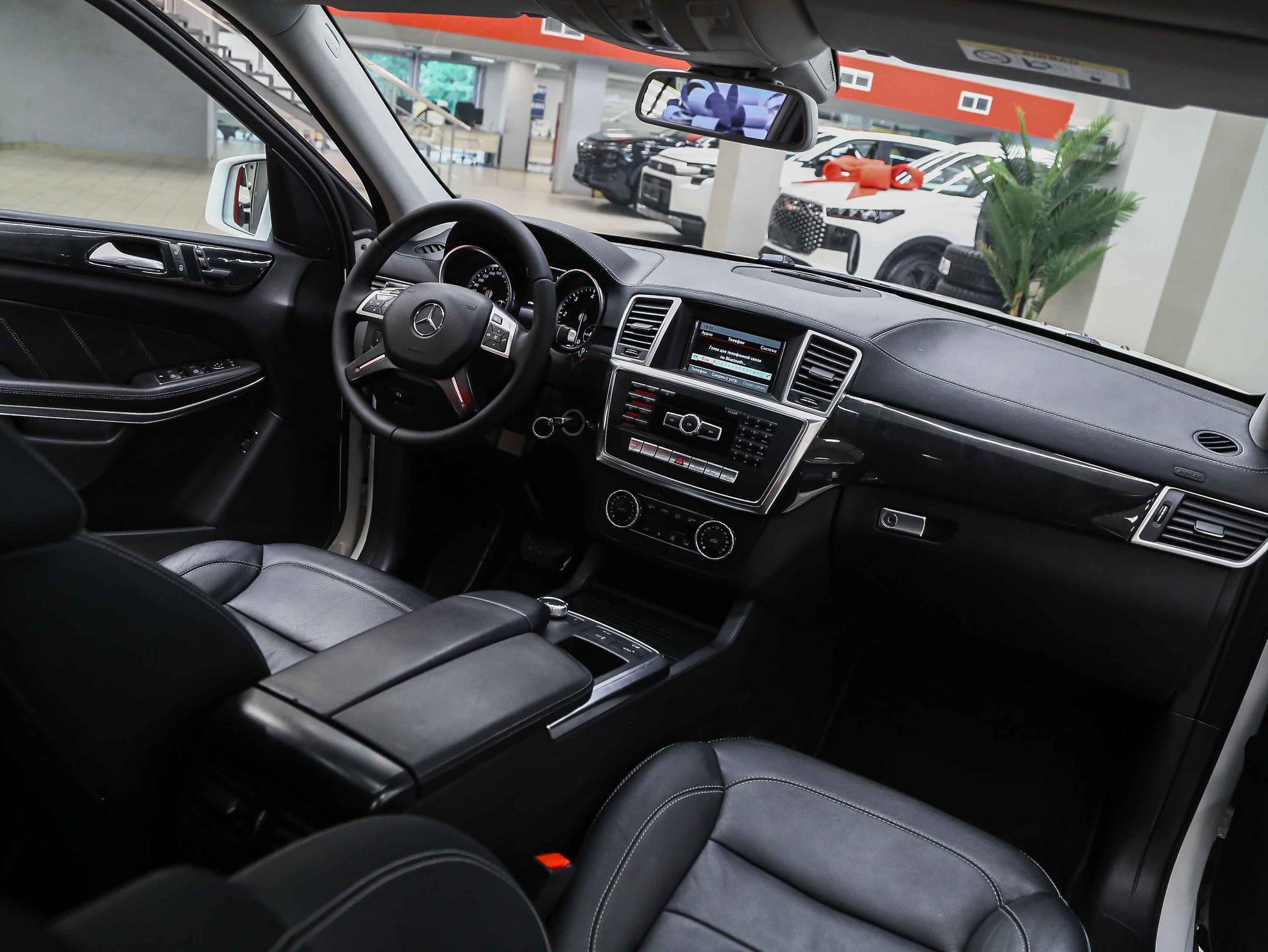 Mercedes-Benz GL-Класс 2014, белый, ДЦ Орехово