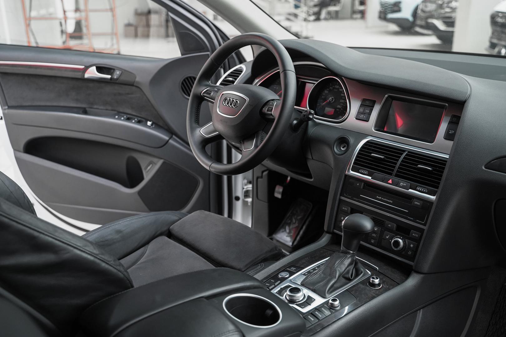 Audi Q7 2012, белый, ДЦ Орехово