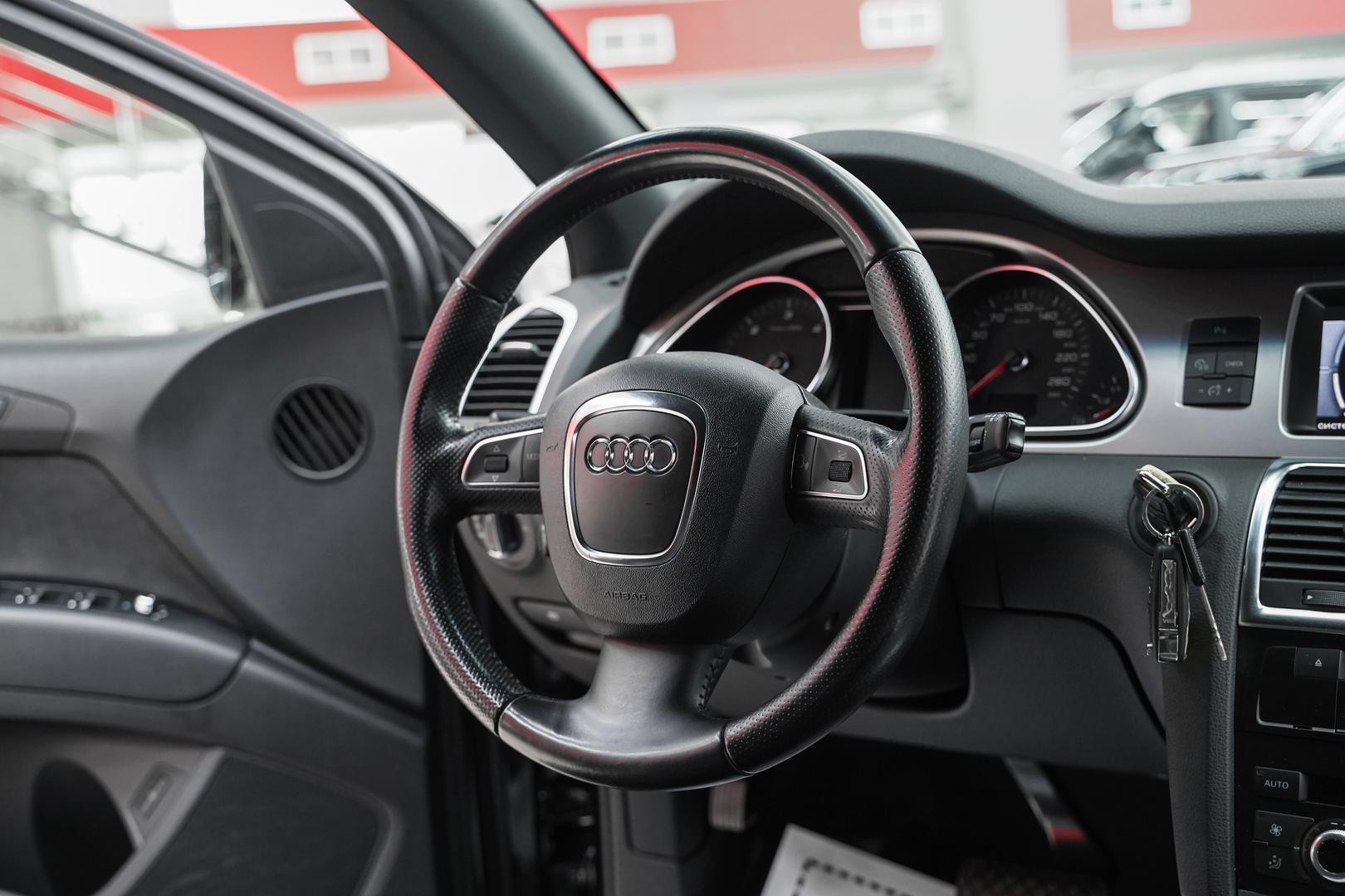 Audi Q7 2010, черный, ДЦ Орехово