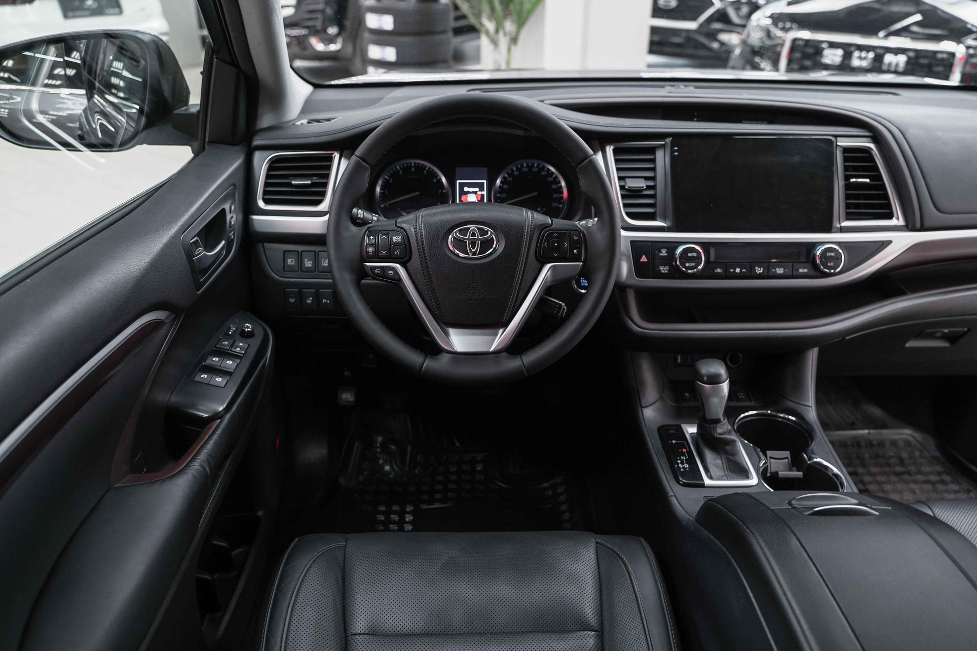 Toyota Highlander 2014, серый, ДЦ Орехово
