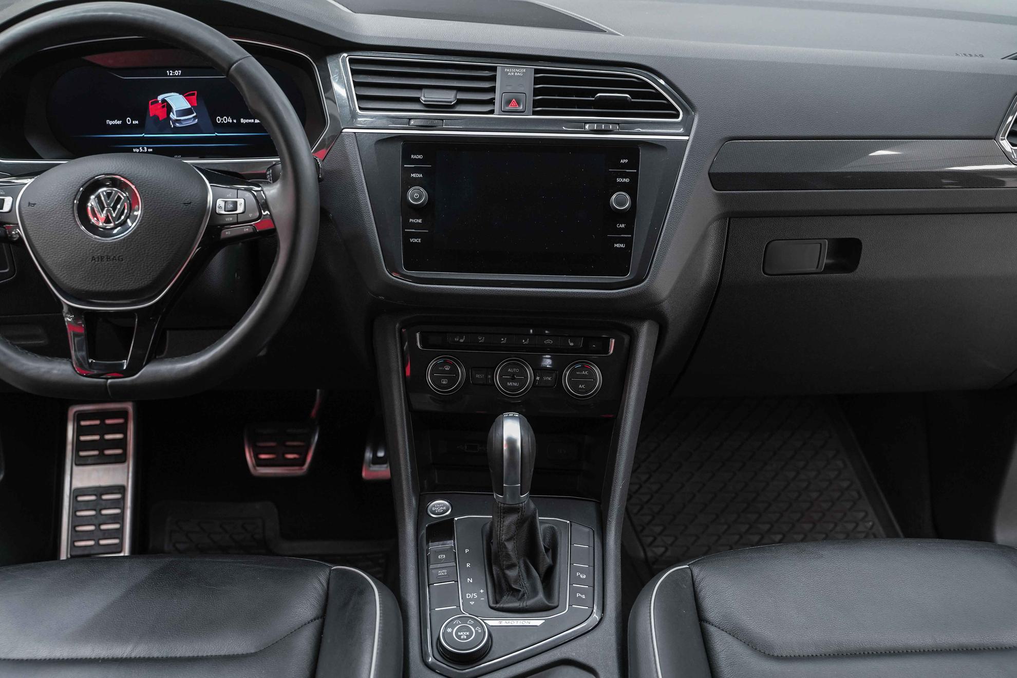 Volkswagen Tiguan 2018, черный, ДЦ Орехово