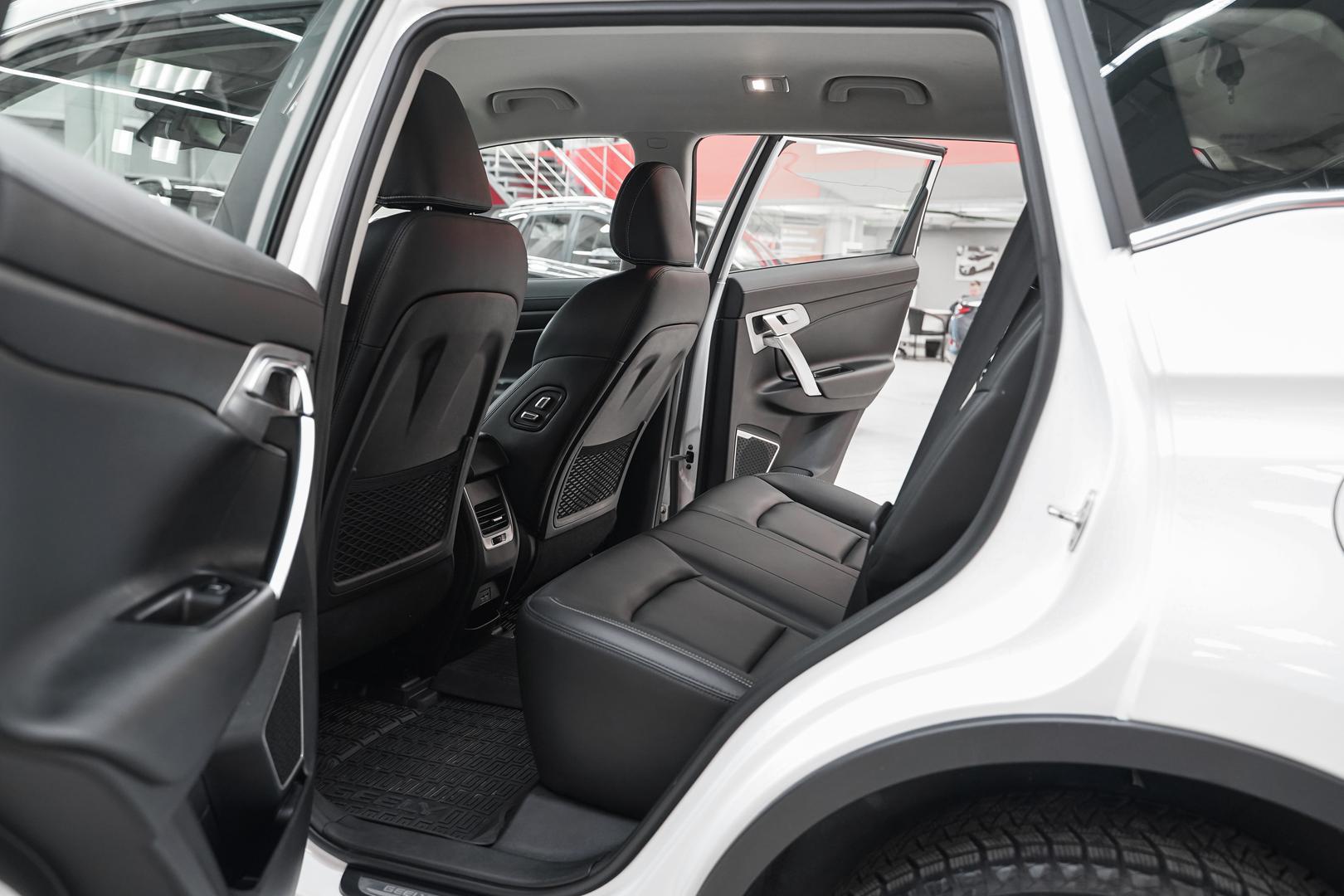Geely Atlas 2021, белый, ДЦ Орехово