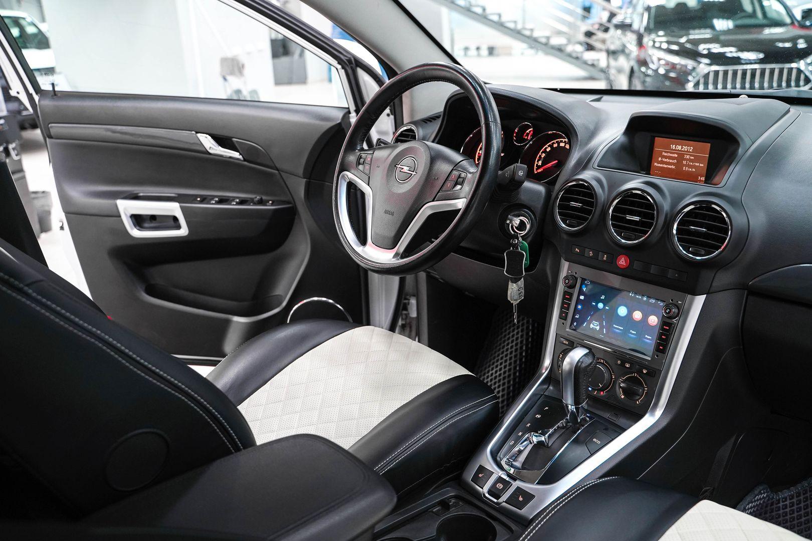 Opel Antara 2012, белый, ДЦ Орехово