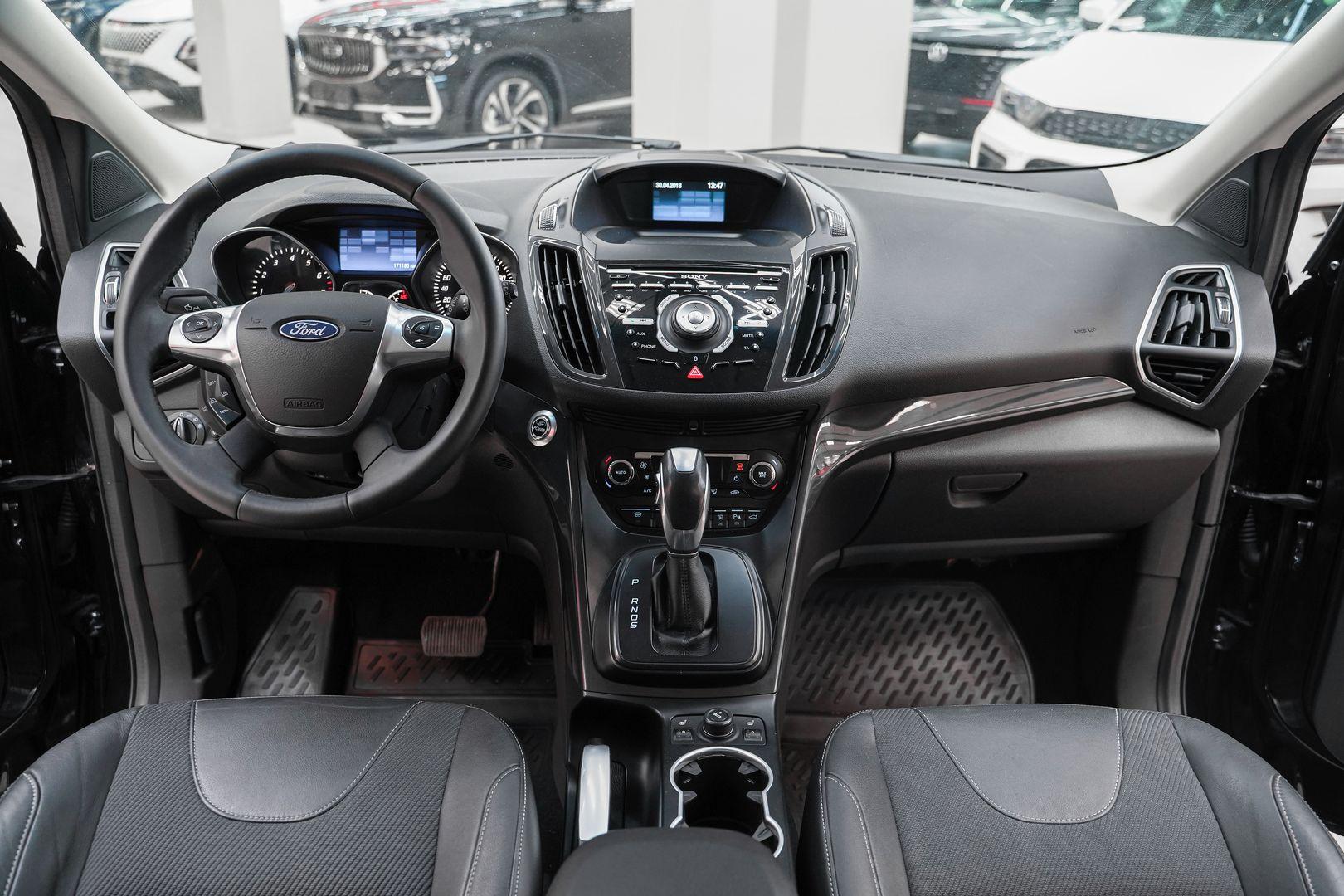 Ford Kuga 2013, черный, ДЦ Орехово