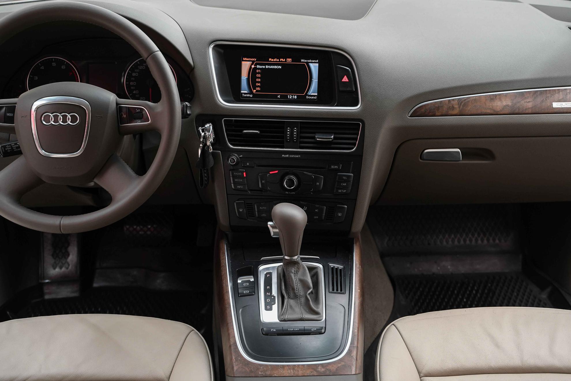 Audi Q5 2010, бежевый, ДЦ Орехово